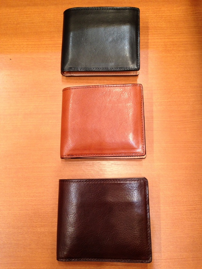 ココマイスターの二つ折り財布「マットーネマルチパース」 ｜ 財布人気